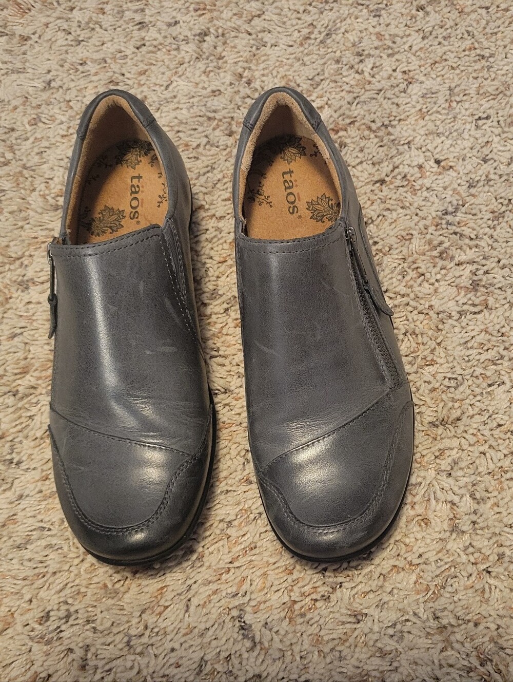 Taos Footwear Women's Slip-On Leather Loafers in Pewter Gray
